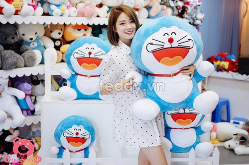 Có rất nhiều mẫu cho các bạn chọn lựa nhé! Doraemon 80cm, giá 490.000đ