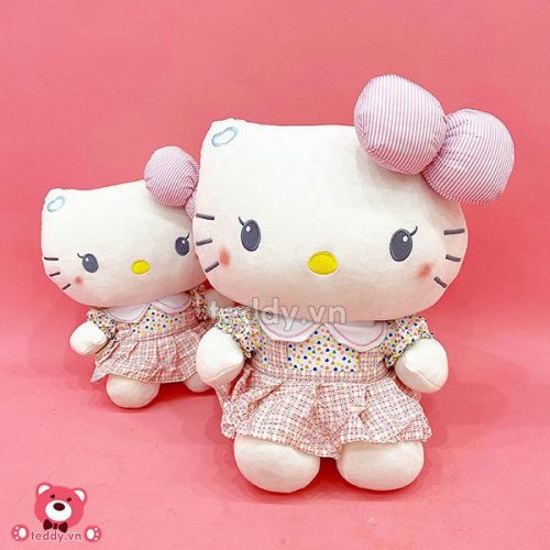 Gấu Bông Kitty Tai Thêu Tim