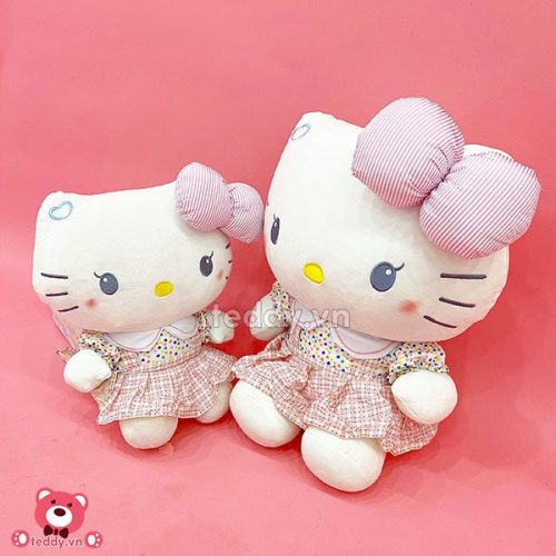 Gấu Bông Kitty Tai Thêu Tim